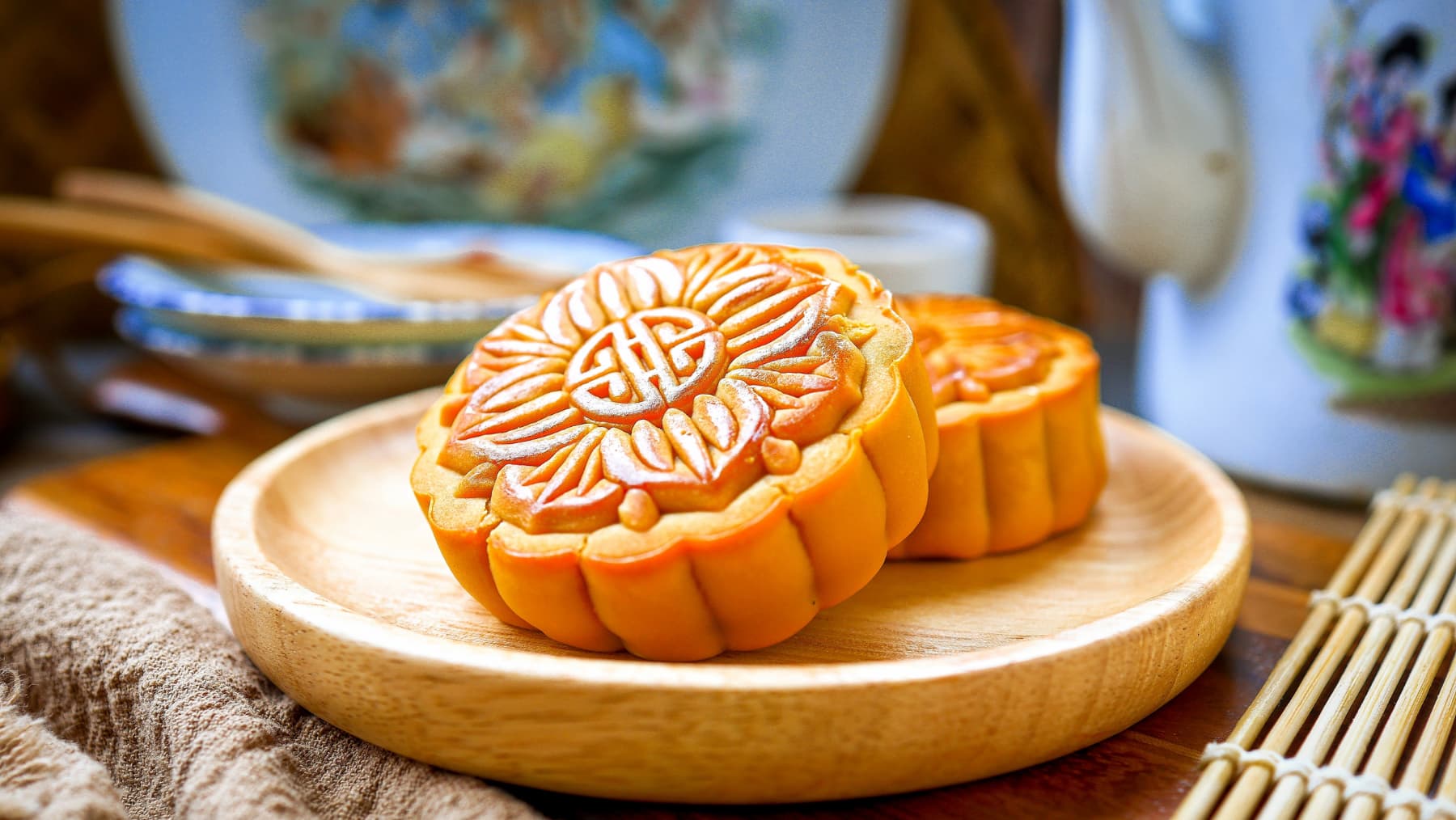 Two big mooncakes to celebrate mooncake festival