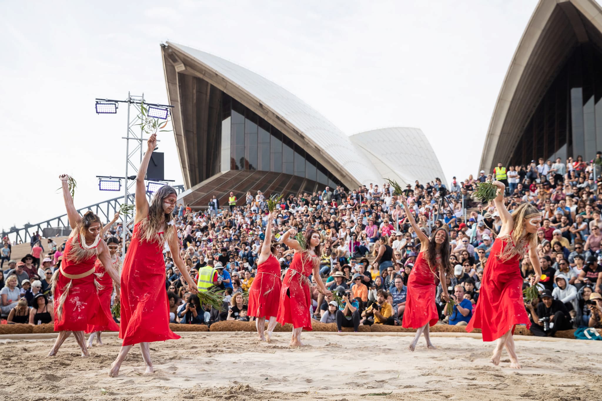 Jannawi-Dance-Clan-Dance-Rites_Sydney-Opera-House_credit_Daniel-Boud_084 (2)